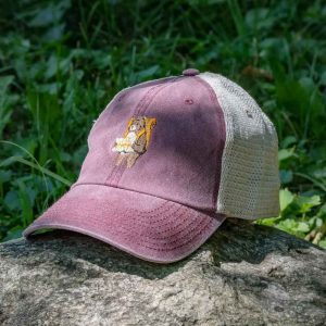 Шапка с козирка и мрежа Burgundy